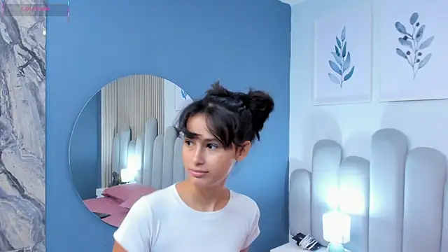 Snapshot of luly_dreams chatting on June 2026 11:45:01 AM luly dreams online show from June 2026 11:45:01 AM