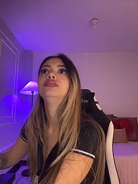 HoneyMollyX online show from February 2026 01:04:01 PM