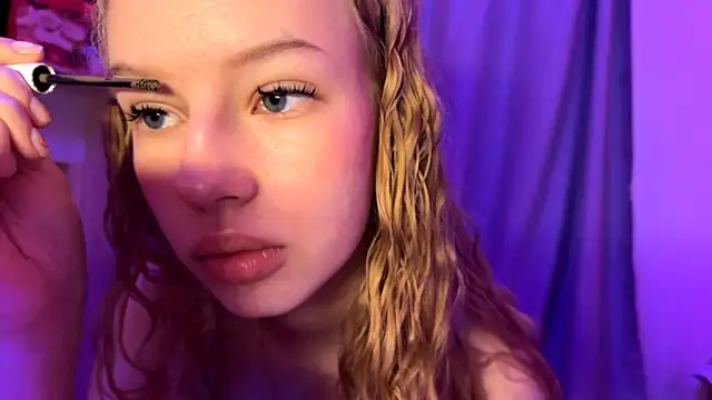 LunaCrave online show from November 2025 12:41:02 PM