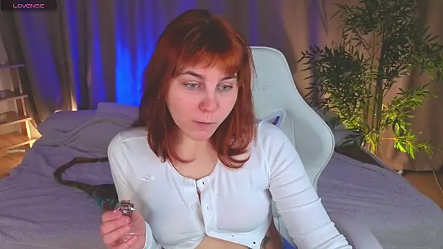 Snapshot of Rene_Shine chatting on February 2026 04:22:02 PM Rene Shine online show from February 2026 04:22:02 PM