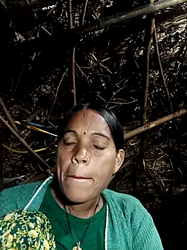 Cutsedi3 online show from November 2025 09:50:01 PM