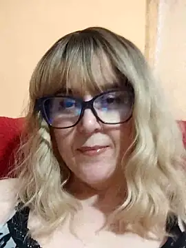 Amelialove42 online show from May 2026 07:01:01 PM