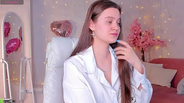 Snapshot of Renesmy_Black chatting on February 2026 11:44:01 PM Renesmy Black online show from February 2026 11:44:01 PM