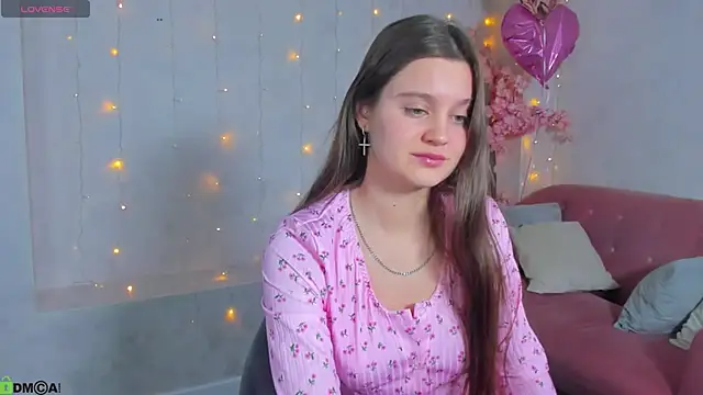 Snapshot of Renesmy_Black chatting on February 2026 11:25:01 PM Renesmy Black online show from February 2026 11:25:01 PM