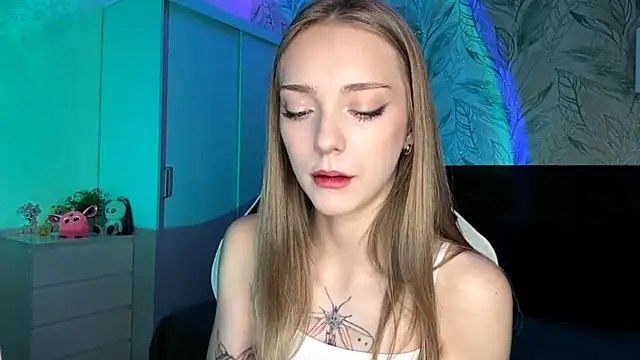 EvaPeace online show from November 2025 05:11:01 PM