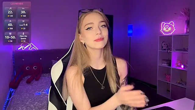 EvaPeace online show from April 2026 01:44:02 PM