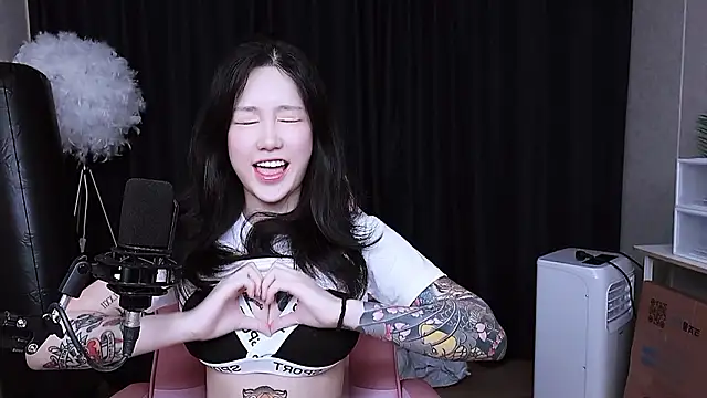 MISA 02 online show from October 2025 04:11:01 PM