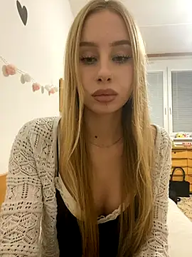 Snapshot of RemyStyles chatting on November 2025 08:08:01 PM RemyStyles online show from November 2025 08:08:01 PM