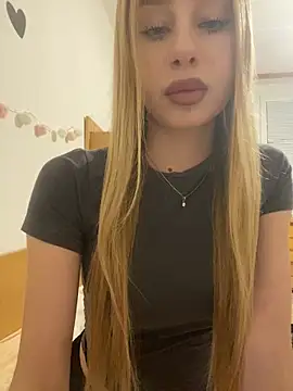 Snapshot of RemyStyles chatting on February 2026 09:35:01 PM RemyStyles online show from February 2026 09:35:01 PM