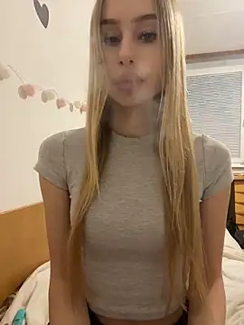 Snapshot of RemyStyles chatting on February 2026 10:17:02 PM RemyStyles online show from February 2026 10:17:02 PM