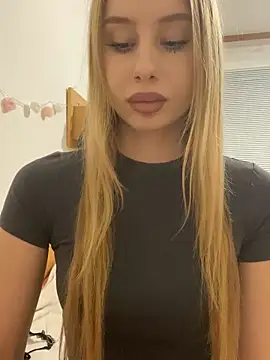 Snapshot of RemyStyles chatting on February 2026 10:19:02 PM RemyStyles online show from February 2026 10:19:02 PM