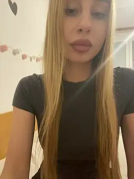 Snapshot of RemyStyles chatting on February 2026 10:43:01 PM RemyStyles online show from February 2026 10:43:01 PM