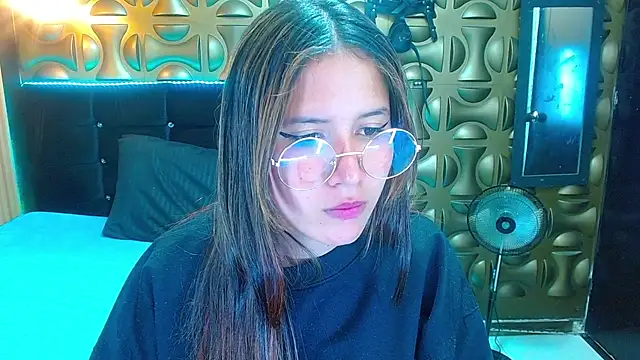 Snapshot of tinibunny chatting on November 2025 07:56:01 PM tinibunny online show from November 2025 07:56:01 PM