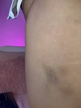 Snapshot of Swweet_Miia1 chatting on February 2026 03:38:01 PM Swweet Miia1 online show from February 2026 03:38:01 PM