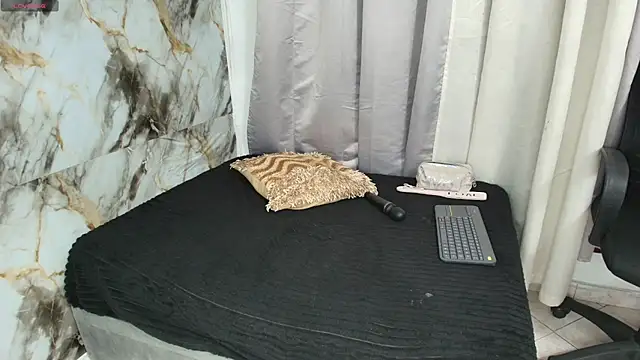 beauty lana18 online show from December 2025 03:23:02 AM