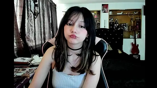 Maki Zein  online show from February 2026 07:29:01 PM