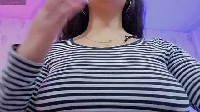 Snapshot of MARIANA_TAY1 chatting on May 2026 03:02:01 AM MARIANA TAY1 online show from May 2026 03:02:01 AM