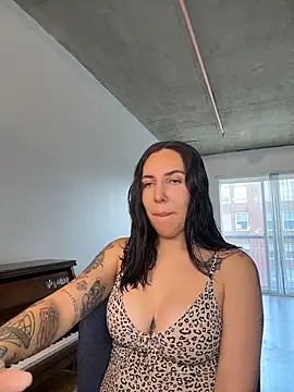 Lolathebaddie online show from February 2026 04:45:02 PM