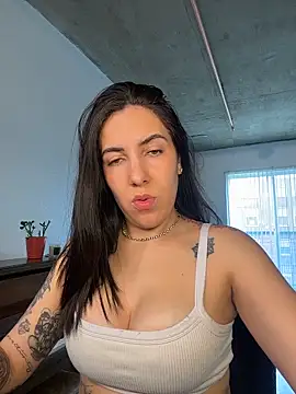 Lolathebaddie online show from March 2026 04:24:01 PM