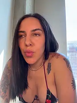 Lolathebaddie online show from April 2026 05:00:01 PM