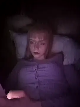 Snapshot of OpheliaMills chatting on October 2025 10:42:02 PM OpheliaMills online show from October 2025 10:42:02 PM