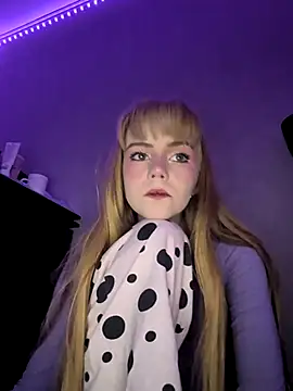 Snapshot of OpheliaMills chatting on November 2025 12:05:02 PM OpheliaMills online show from November 2025 12:05:02 PM