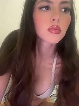 Snapshot of AlessiaLuxx chatting on May 2026 12:27:02 AM AlessiaLuxx online show from May 2026 12:27:02 AM