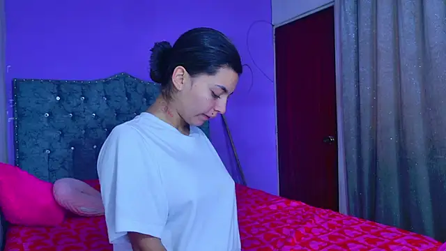 Liisaa Kiss online show from March 2026 07:05:01 PM