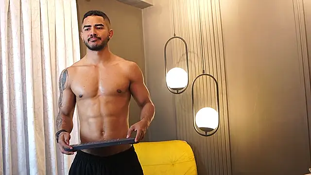 Snapshot of Reik_Vonn chatting on February 2026 12:10:02 PM Reik Vonn online show from February 2026 12:10:02 PM