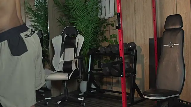 Snapshot of Reik_Vonn chatting on February 2026 12:34:01 PM Reik Vonn online show from February 2026 12:34:01 PM