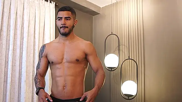 Snapshot of Reik_Vonn chatting on February 2026 12:27:01 PM Reik Vonn online show from February 2026 12:27:01 PM