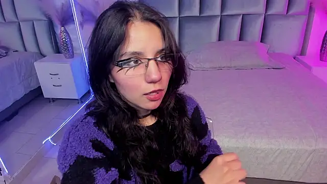 HollyPeach online show from February 2026 07:32:02 PM