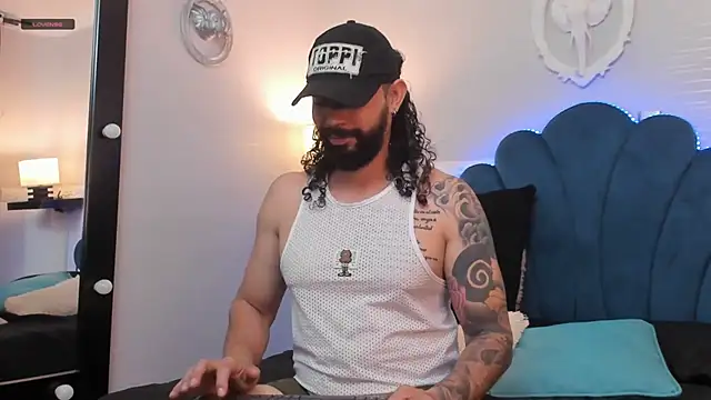 AlukardBig online show from December 2025 01:31:01 PM