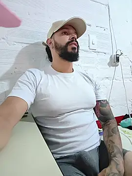 AlukardBig online show from April 2026 09:30:02 PM