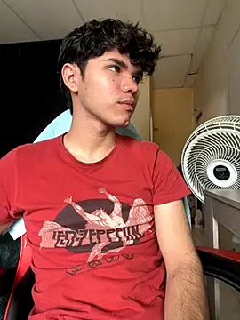 Im Camii online show from November 2025 05:24:02 PM