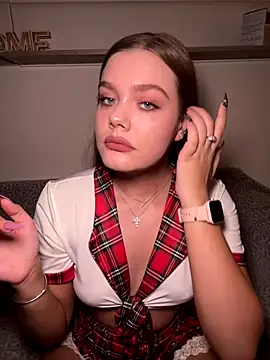 xSlavicDollx online show from October 2025 12:13:01 AM