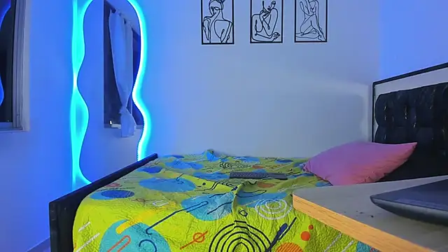 Snapshot of AmberEvans1 chatting on November 2025 04:34:02 AM AmberEvans1 online show from November 2025 04:34:02 AM