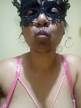 Expose Queen online show from January 2026 06:24:01 PM