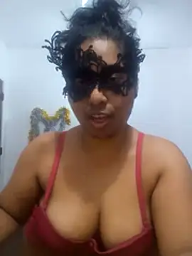 Expose Queen online show from May 2026 05:53:01 PM