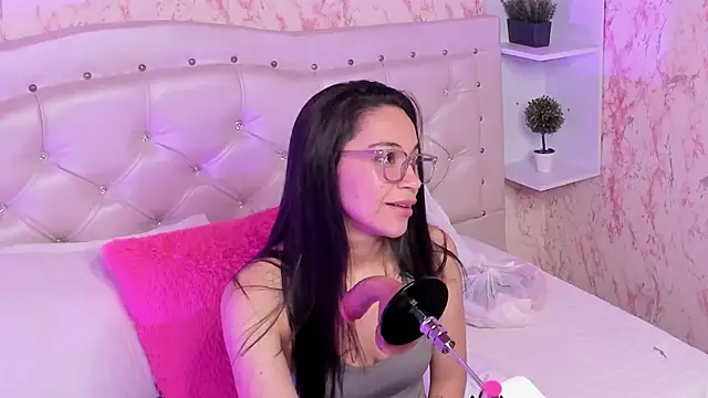 Snapshot of GabbiePrice chatting on February 2026 02:21:01 PM GabbiePrice online show from February 2026 02:21:01 PM