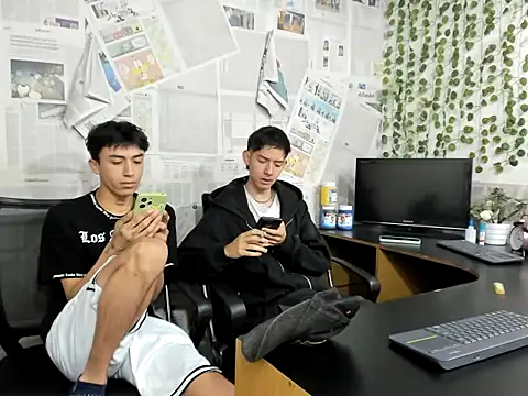 Snapshot of heyy_noah11 chatting on June 2026 01:31:01 PM heyy noah11 online show from June 2026 01:31:01 PM