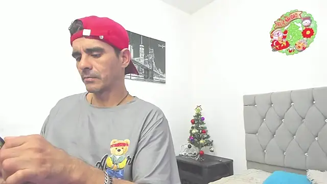 Sofi And Santy online show from January 2026 09:09:01 PM