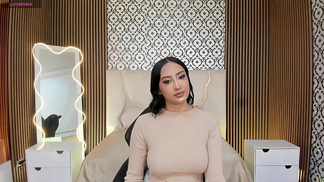 Snapshot of BEELLA_TAY1 chatting on November 2025 03:08:02 PM BEELLA TAY1 online show from November 2025 03:08:02 PM