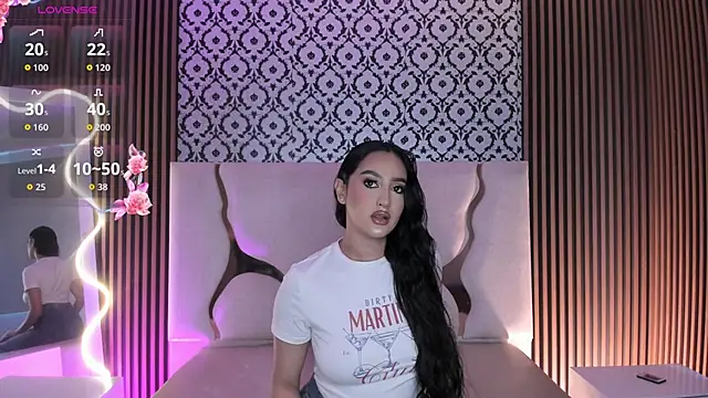 Snapshot of BEELLA_TAY1 chatting on December 2025 12:44:02 PM BEELLA TAY1 online show from December 2025 12:44:02 PM