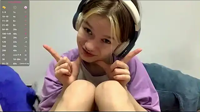 LorRebak online show from November 2025 12:16:02 PM