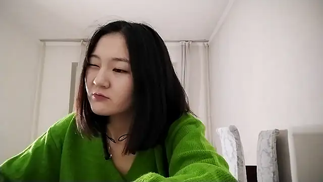 Lyndasilk online show from November 2025 03:14:02 PM