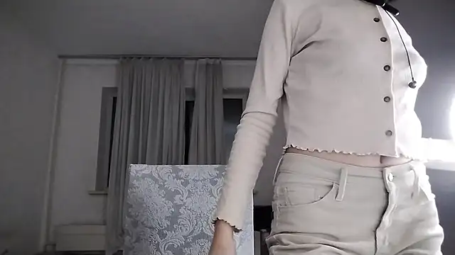 Lyndasilk online show from November 2025 03:12:02 PM