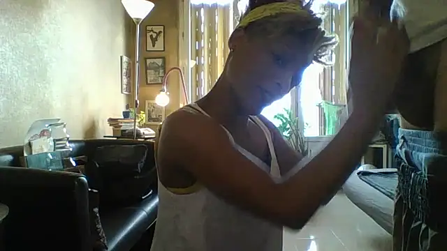 Snapshot of ulnaoumy chatting on November 2025 12:18:01 PM ulnaoumy online show from November 2025 12:18:01 PM