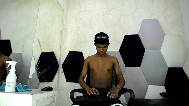 Mick storm online show from February 2026 07:35:01 PM