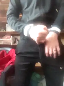 szabi1995 online show from December 2025 10:46:02 AM